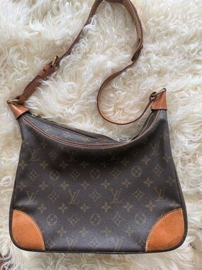 LOUIS VUITTON 2002 Monogram Boulogne shoulder bag